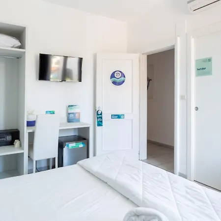 Hotiday Hotel 4*